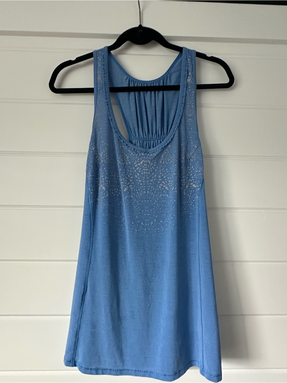 lululemon athletica sz 10 Sky Blue Laser-Cut Racerback Tank